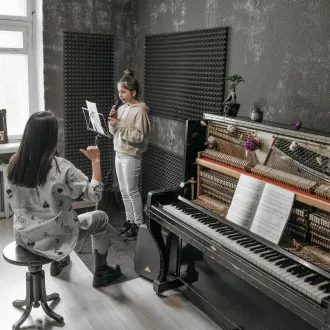 A importância da postura no treino vocal - potencializar voz