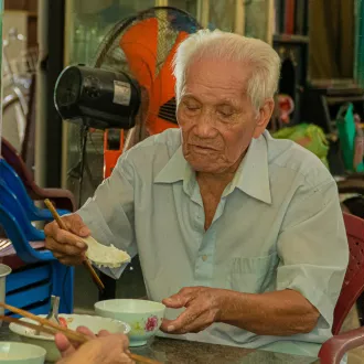 Benefícios de uma alimentação saudável na terceira idade - nutricao geriatria