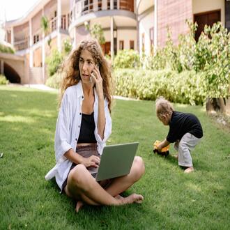 Como posso saber se um curso online barato é confiável?