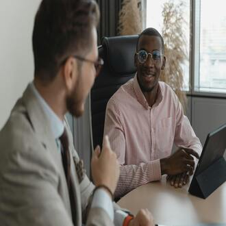 Como dominar a entrevista por videoconferência: guia técnica e prática - entrevista de emprego