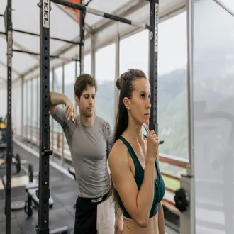 Como escolher o melhor treinador pessoal para os teus objetivos? - treinador pessoal