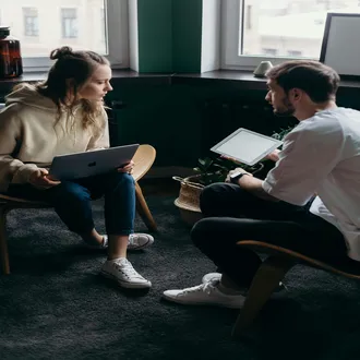 Como ler o seu interlocutor: guia de gestos para vendedores de sucesso - comunicacao nao verbal negocios