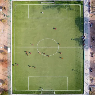 Comunicação treinador-atleta: erros que destroem a confiança