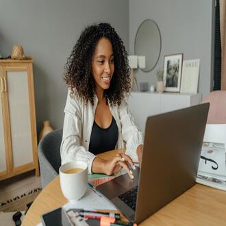 Cursos a distância acessíveis para impulsionar sua carreira -  cursos baratos online con certificado