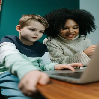 Docente vs. coach educacional: diferenças-chave e como integrar ambos os papéis - coach educacional