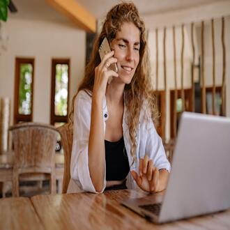 Onde posso encontrar opiniões sobre cursos online baratos?