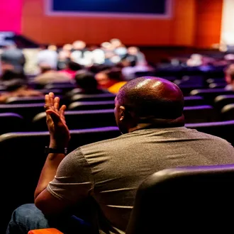 Toastmasters e grupos de oratória: ¿funcionam realmente para superar o pânico? - superar medo cenico
